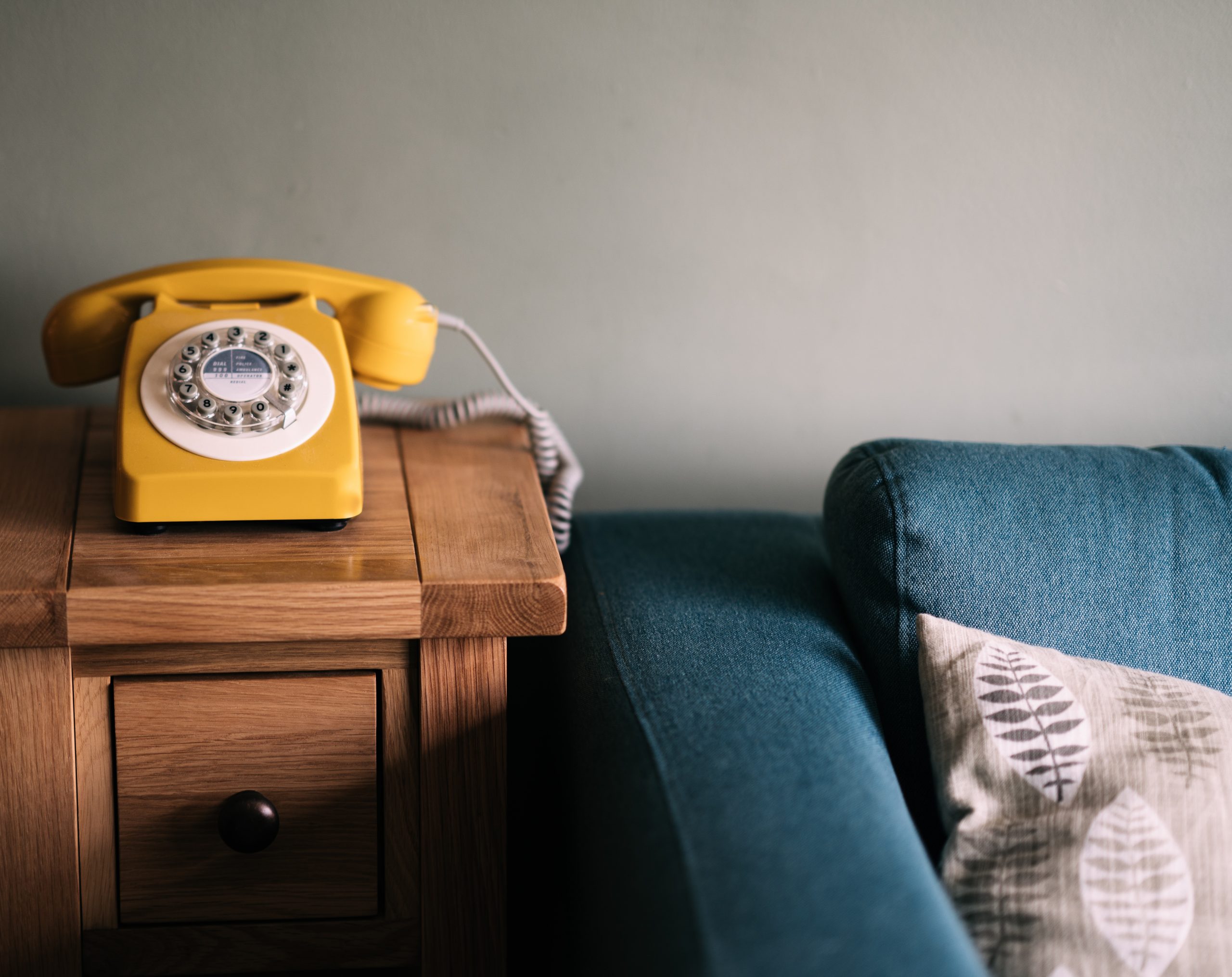 old fashioned telephone handset