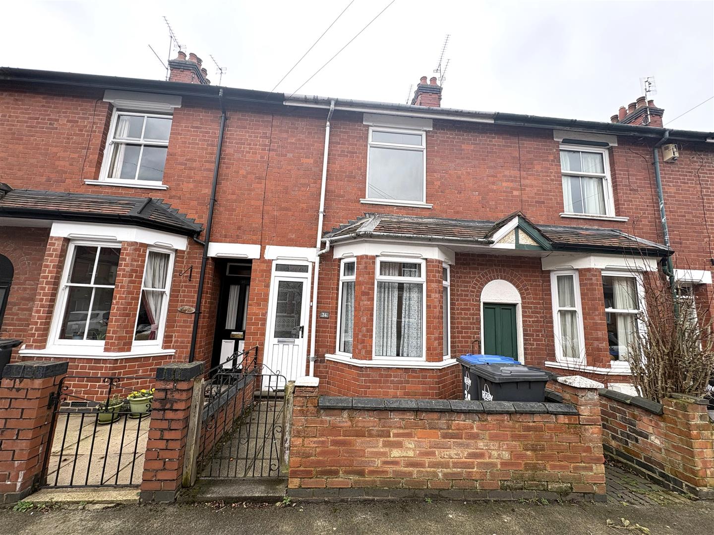 Acacia Grove, Rugby